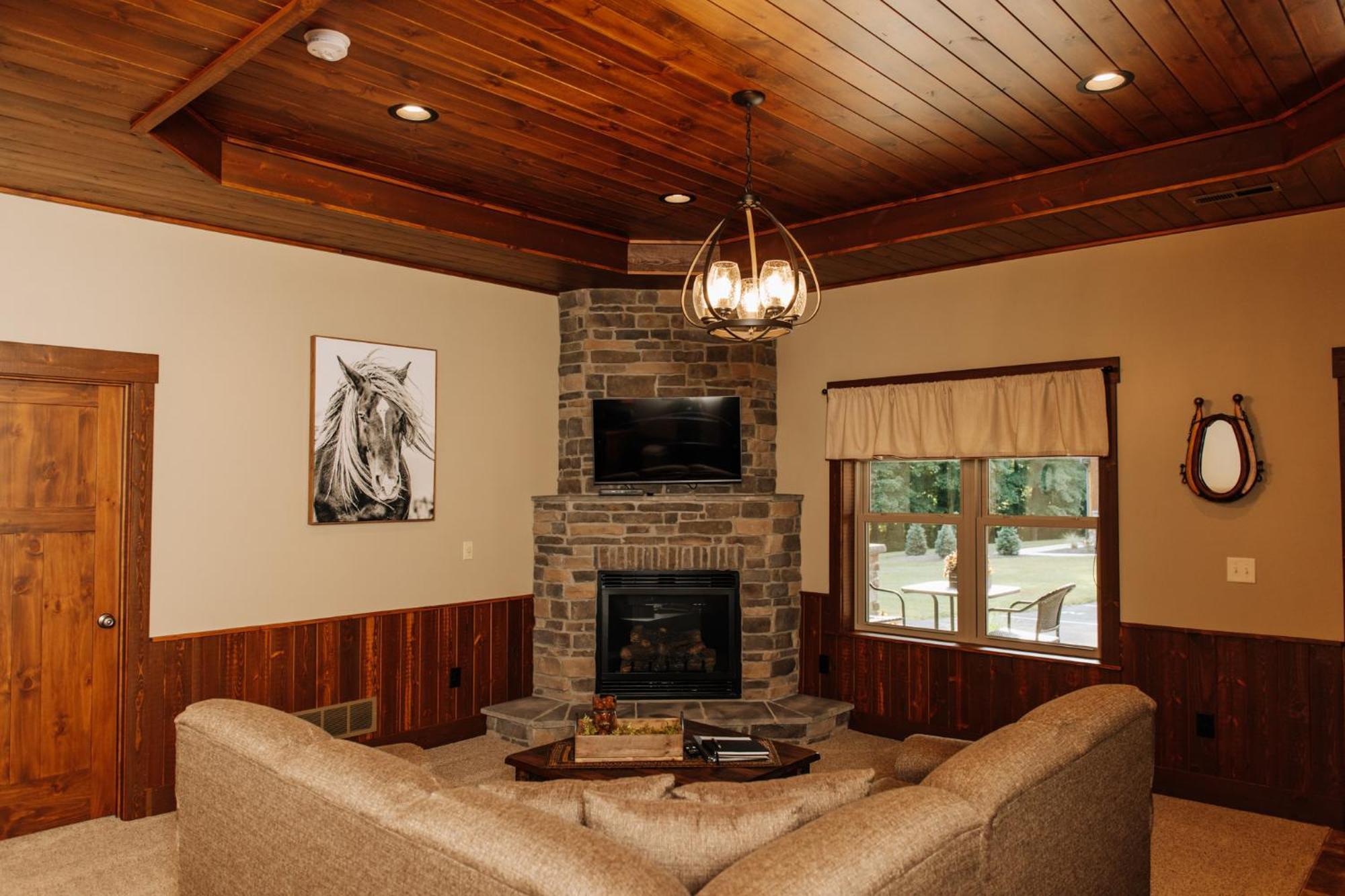 Sojourner'S Lodge & Log Cabin Suites Dundee Экстерьер фото