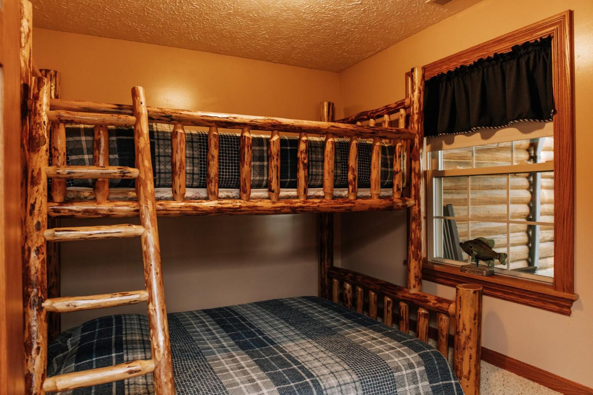 Sojourner'S Lodge & Log Cabin Suites Dundee Экстерьер фото